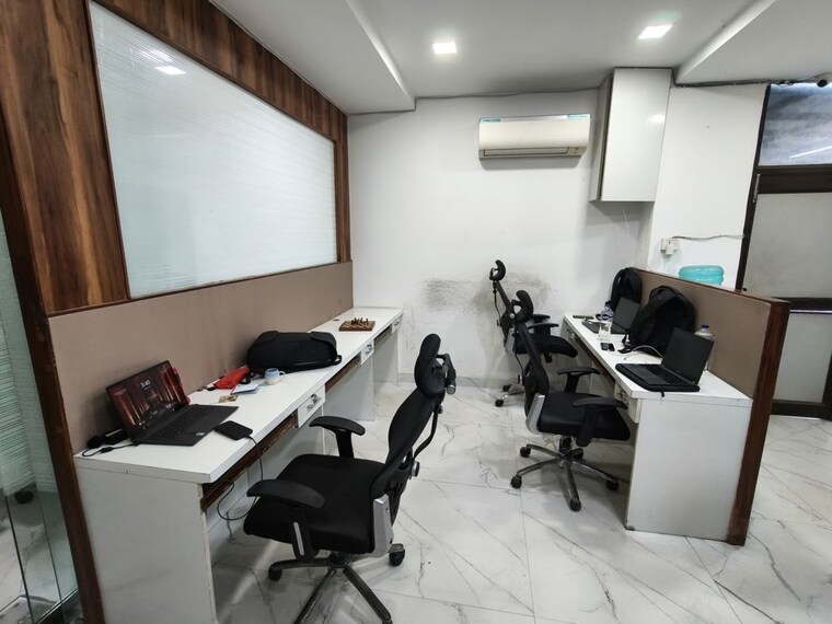 Team Area, netaji subhash place Commercial Office Space 840 Sq.Ft. In Netaji Subhash Place Delhi 10353437