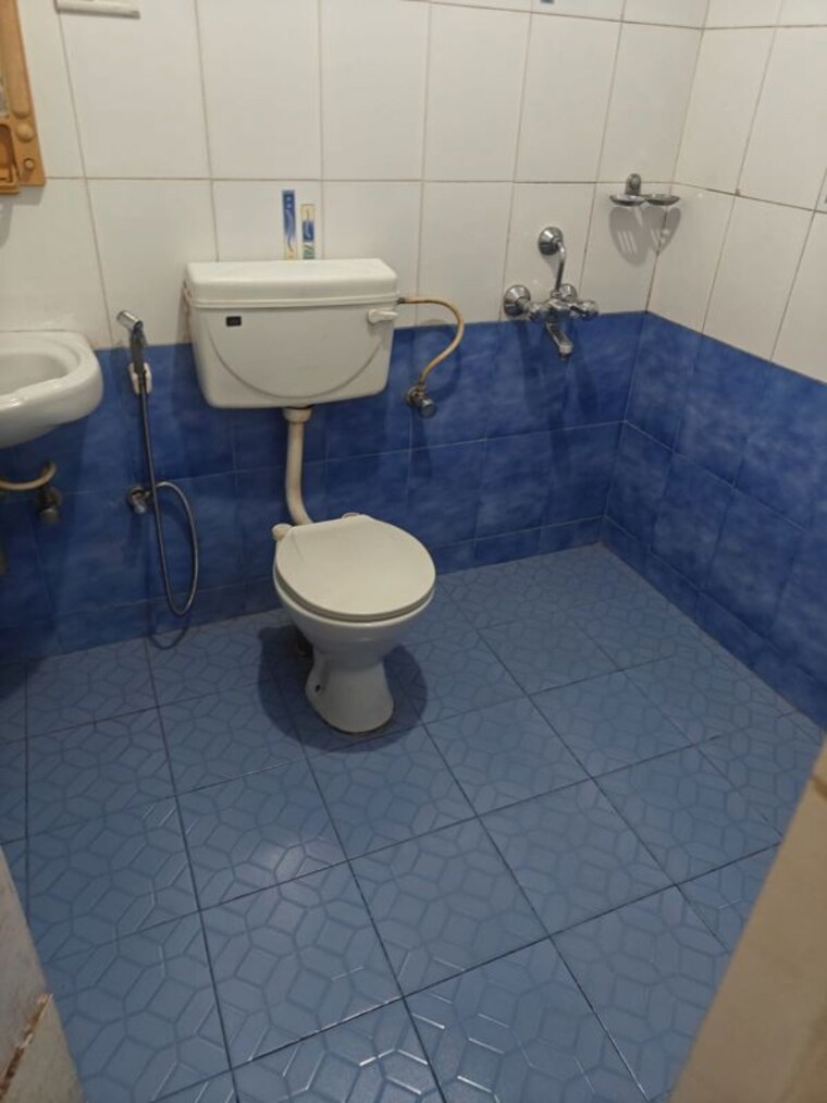 Bathroom, taleigao 2 Bedroom 1000 Sq.Ft. Apartment In Taleigao Goa 10353462