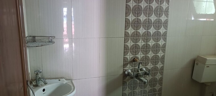 Bathroom, phoolbagan 2 Bedroom 579 Sq.Ft. Apartment In Phoolbagan Kolkata 3738547