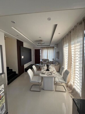 Team Area in 3 BHK Apartment at Thyagaraya Nagar – for Sale