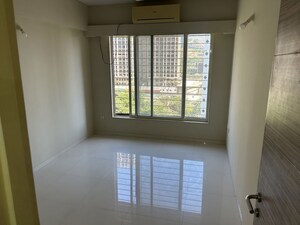 Room in 2 BHK Apartment at Group Seven Rushi Heights, Goregaon East – for Rent