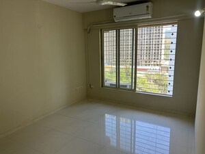 Room in 2 BHK Apartment at Group Seven Rushi Heights, Goregaon East – for Rent