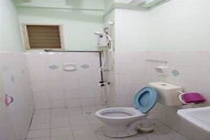 Bathroom in 2 BHK Apartment at Sealdah – for Rent