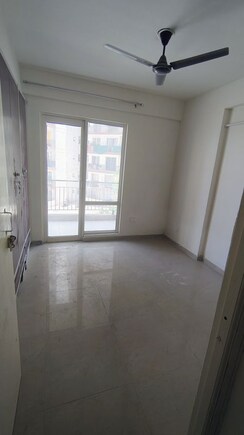2 BHK Apartment For Rent in Suncity Avenue 102