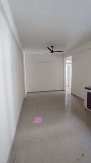 Room in 2 BHK Apartment at Suncity Avenue 102, Sector 102 – for Rent