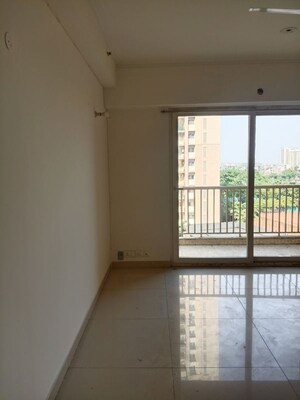 Room in 2 BHK Apartment at Saya Zion, Sector 4 Greater Noida – for Rent