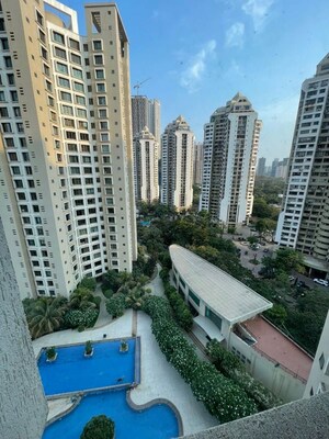 2 BHK Apartment – Exterior View View at Oberoi Realty Park View, Kandivali East - for Rent