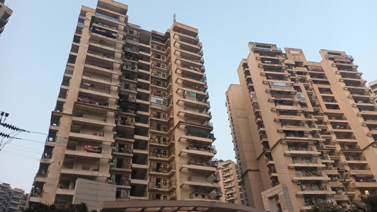 2 BHK 1100 Sq.Ft. Apartment in Gaur City 2 - 16th Avenue