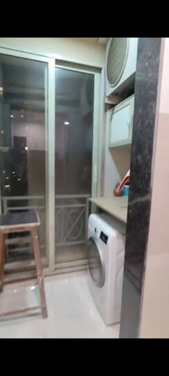 2 BHK Apartment For Sale in One Hiranandani Park Barrington