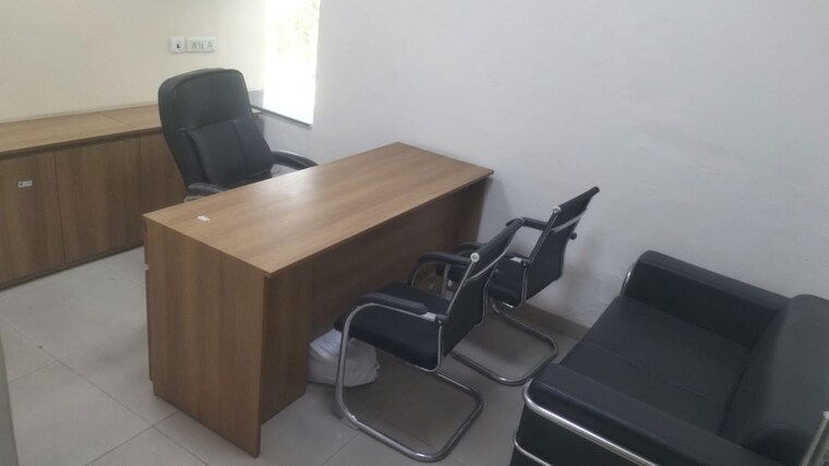 Living Room, sector 3 Commercial Office Space 750 Sq.Ft. In Sector 3 Noida 10353549