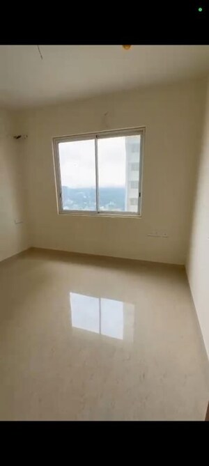 Room in 3 BHK Apartment at Aurobindo The Regent, Kondapur – for Sale