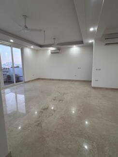 3.5 BHK + Servant Room Apartment For Rent in Sector 52