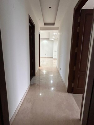 Building Lobby in 3.5 BHK Apartment at Sector 52 – for Rent