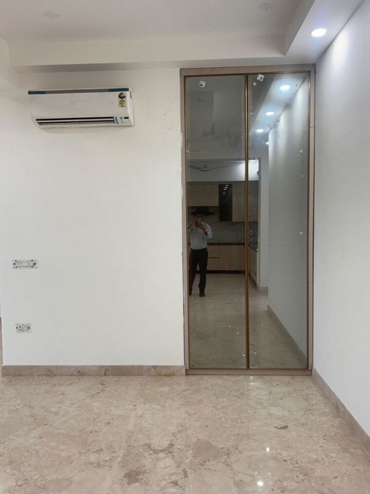 Room, sector 52 3.5 Bedroom 3100 Sq.Ft. Apartment In Sector 52 Gurgaon 10353582