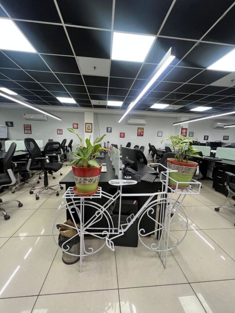 Team Area, sector 62 Commercial Office Space 5600 Sq.Ft. In Sector 62 Noida 10353580