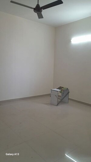 Room in 2 BHK Apartment at Pareena Om Apartments, Sector 112 – for Rent