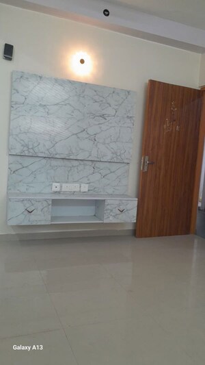 Room in 2 BHK Apartment at Pareena Om Apartments, Sector 112 – for Rent