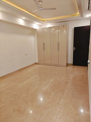 Room in 3.5 BHK Builder Floor at South City 1 – for Sale