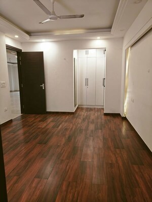 Room in 3.5 BHK Builder Floor at South City 1 – for Sale