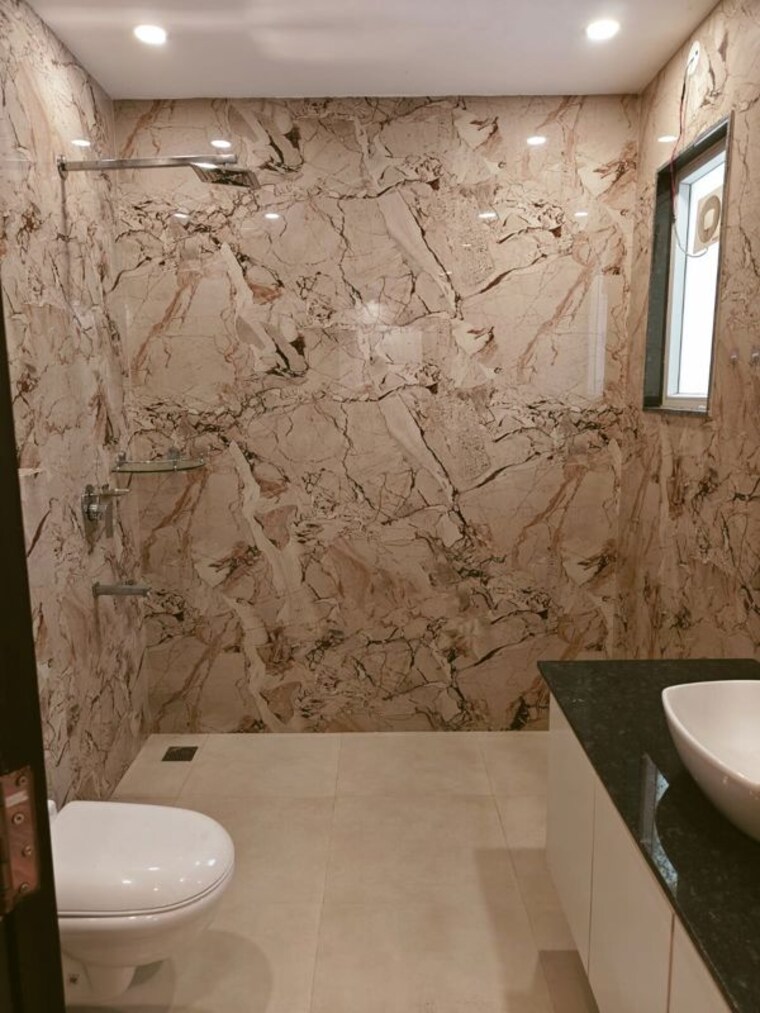 Bathroom, south city 1 3.5 Bedroom 240 Sq.Yd. Builder Floor In South City 1 Gurgaon 10353596