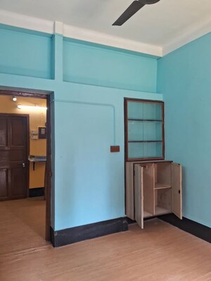 Room in 2 BHK Apartment at Phoolbagan – for Rent