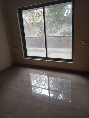 Room in 3 BHK Apartment at Salasar Pride, Andheri East – for Sale