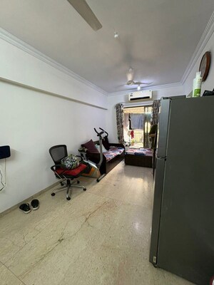 Room in 1.5 BHK Apartment at Luv Kush Tower, Chembur – for Rent
