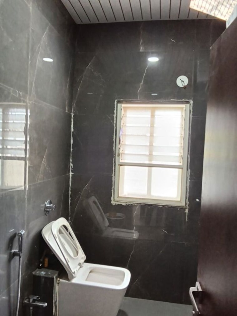 Bathroom, wadgaon sheri 1 Bedroom 650 Sq.Ft. Apartment In Wadgaon Sheri Pune 10353633
