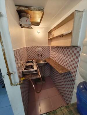 Team Area in  Shop at Arun Vihar, Sector 29 – for Rent