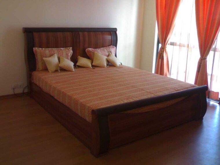 Bedroom, sector 14 6 Bedroom 250 Sq.Yd. Independent House In Sector 14 Gurgaon 10353669