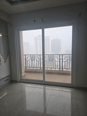 Room in 3.5 BHK Apartment at ACE Parkway, Sector 150 – for Rent