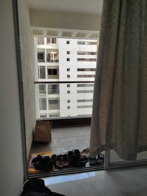 Living Room in 2 BHK Apartment at Kamgar Putala Vasahat – for Sale