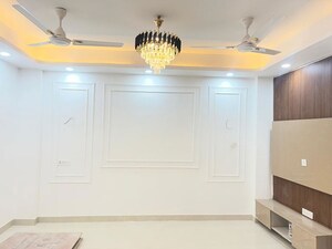 Furnished Amenities in 3 BHK Builder Floor at Freedom Fighters Enclave – for Rent