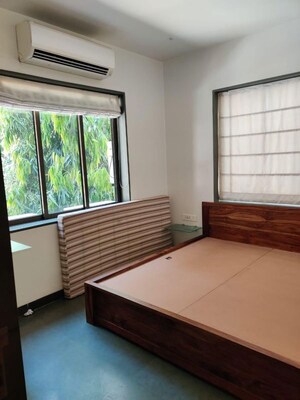 Room in 1 BHK Apartment at Geeta Bhavan, Breach Candy – for Rent