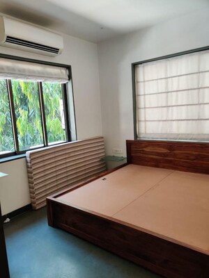 Room in 1 BHK Apartment at Geeta Bhavan, Breach Candy – for Rent