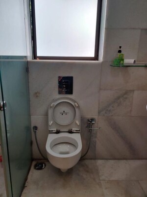 Bathroom in 1 BHK Apartment at Geeta Bhavan, Breach Candy – for Rent