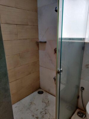 Bathroom in 1 BHK Apartment at Geeta Bhavan, Breach Candy – for Rent