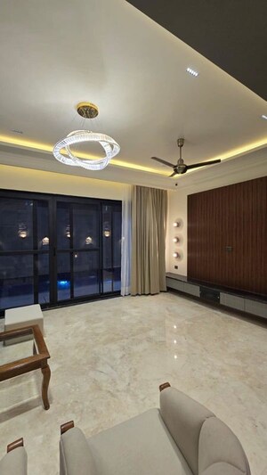 Room in 6 BHK Independent House at Sector 70 – for Sale