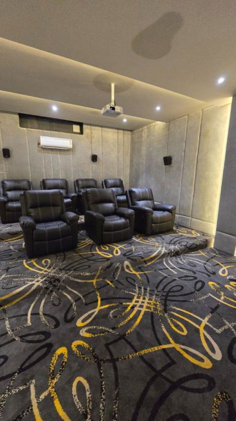 Gym, sector 70 6 Bedroom 500 Sq.Yd. Independent House In Sector 70 Mohali 10353732