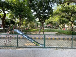 Swimming Pool in 1 BHK Builder Floor at Sector 39 – for Rent