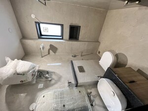 Team Area in 1 BHK Builder Floor at Sushant Lok I – for Rent