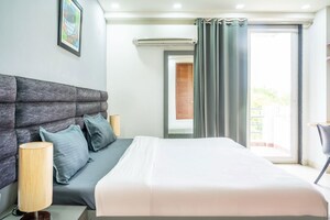 Bedroom in 1 BHK Builder Floor at Ardee City, Sector 52 – for Rent