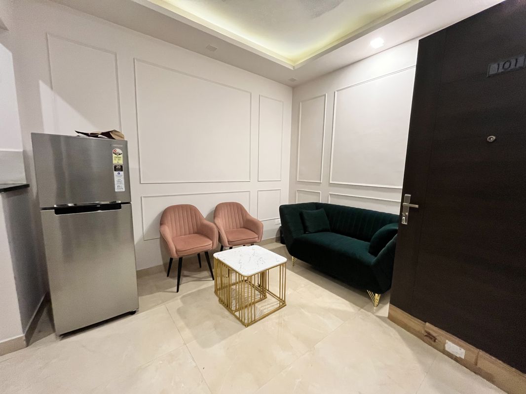1 BHK + Extra Room Builder Floor For Rent in Sushant Lok I