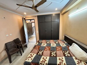 Bedroom in 2 BHK Builder Floor at Sector 43 – for Rent