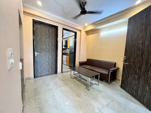 Room in 2 BHK Builder Floor at Sector 43 – for Rent