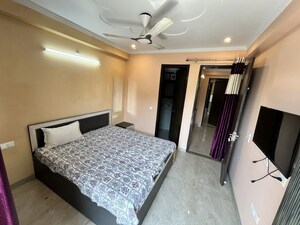 Bedroom in 2 BHK Builder Floor at Sector 43 – for Rent