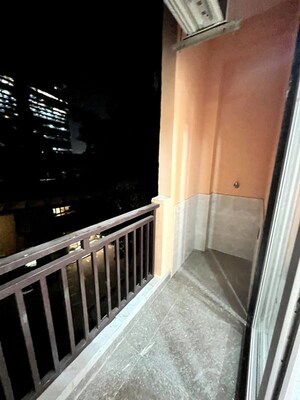 Balcony in 1 BHK Builder Floor at Sushant Lok I – for Rent