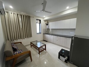 Team Area in 1 BHK Builder Floor at Sector 42 – for Rent