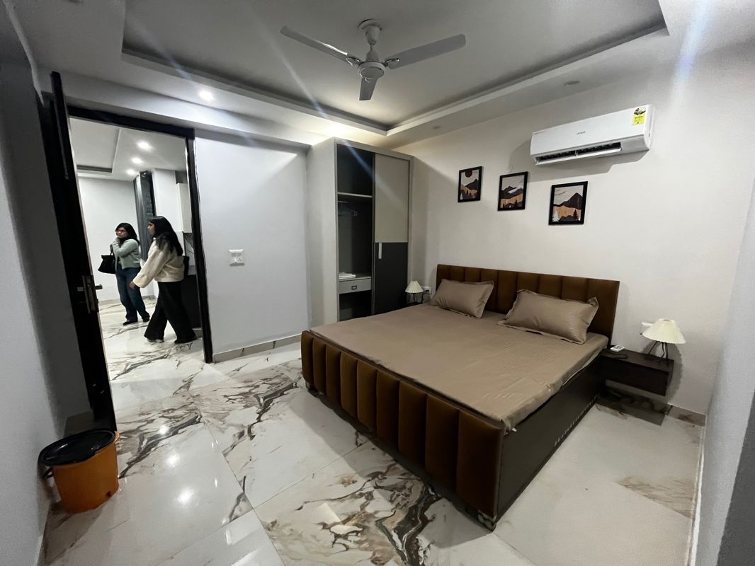 3 BHK + Servant Room Builder Floor For Rent in Sushant Lok I
