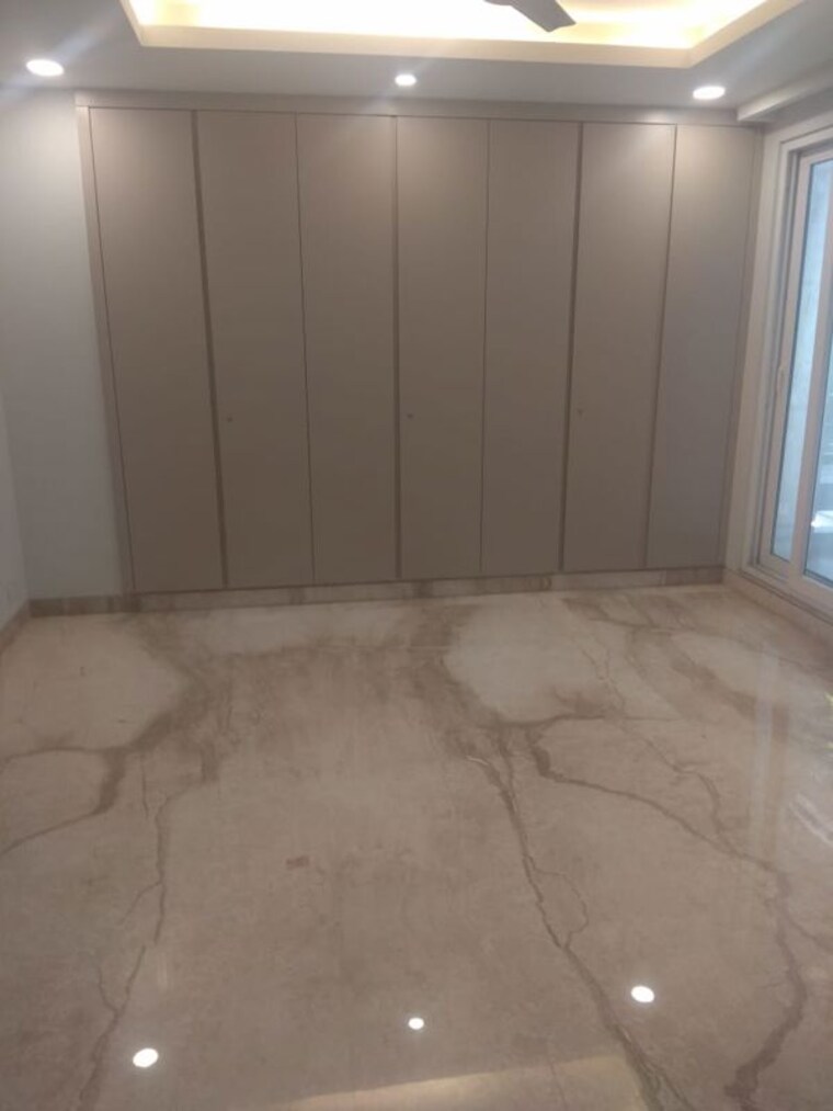 Room, safdarjung development area 4 Bedroom 333 Sq.Yd. Builder Floor In Safdarjung Development Area Delhi 10353858